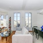 Modern apartment walking distance to beach in Nice Carré d\'Or