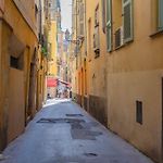 L10 Central Suite 2 Bedrooms Old Nice Wifi 3Mins Sea