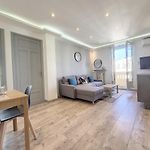 Nestor&Jeeves - Palais Hispania - Top Floor Apartment