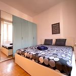 Nice Renting - GRIMALDI - Best Place Heart of Golden Square - AC - Fully Equipped
