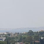 Private room near airport 5 min train 3 min&tram on site, beach 7 min, 2 showers&2 toilets , Chambres privatives proche aéroport 5 min train 3 min et tramway sur place, plage 7 min, 2 douches et 2 wc