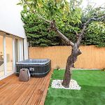 Amazing Garden In City Center - Aircon