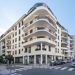 Nice 1 Bedroom downtown Carré d\'Or with garage