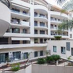 Nice 1 Bedroom downtown Carré d\'Or with garage