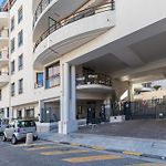 Nice 1 Bedroom downtown Carré d\'Or with garage