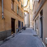 Charming 1 Bdr Old Town