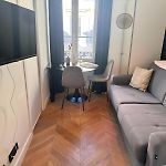 Chic Cozy Studio In The Heart Of The City
