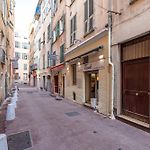 Large Studio 100M From The Beach