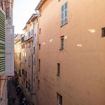 Large Studio 100M From The Beach