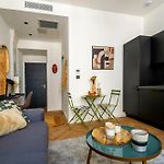 302B Beautiful Studio Refurbished Downtown / Ac