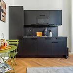 302B Beautiful Studio Refurbished Downtown / Ac