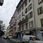 Le GRAND JEAN - CENTRAL PRES GARE ET TRAM - supermarchés - WIFI - 3 Person