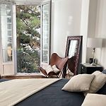 Luxueux Appartement 115m2, 3 Chambres centre ville avec parking à 5 min plage -climatisation