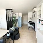 Nice, Grand Studio - Piscine - Terrasse Vue Mer