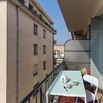 Ultra Central Large 2 Bdr Near Massena Square