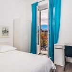 Modern 2-Bedroom City Center Apartment