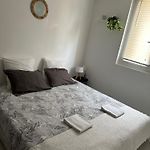 Location In Private Security Residence With Free Parking, 1 Minute From Tramway, 9 Minutes From De Center, Accessible All Transports
