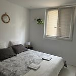 Location In Private Security Residence With Free Parking, 1 Minute From Tramway, 9 Minutes From De Center, Accessible All Transports