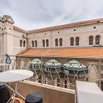 Balcony-Beautiful-Central-1 Block Beach-A.C-Wifi
