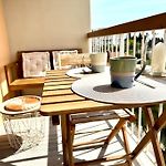 Joli 2 Pieces - Proche Aeroport - Terrasse Vue Mer