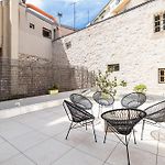 Amazing 3 Bdrs And Garden Place Du Pin Parking !