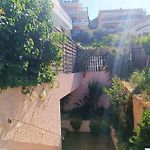 Refurbished Apartment With Terrace And Garden