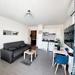 Beau studio, terrasse, proche Tramway