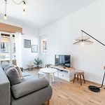 Large & Quiet 1 Bdr Downtown