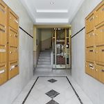 Large Central 2 Bdr&Garage