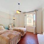 Nestor&Jeeves - Fei Home - Port - Modern