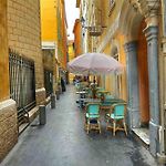 Cosy Appartement, Moderne, Fuchsia, Industriel