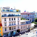 Carre D\'Or