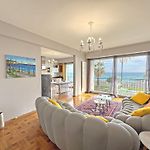 Cosy Cariatides Condo Promenade