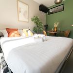 Old Town Diamond, Adorable Sunny Apartment With Ac