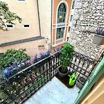 Lovely & Sunny Loft Heart Of Nice With A/C!