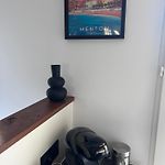 Olympie, Airport, Train And Tram Station Fully Equipped For 3 Peoples