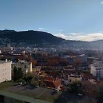 Appartement 4 Pieces Avec Vue Mer Et Stationnement Prive A Nice