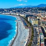 Ancienne bâtisse en plein coeur du port avec clim