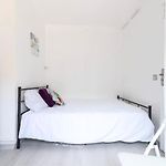 Beautiful & Spacious 2 Bed Apt Near Nice Center