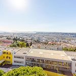 Vue mer et montagne panoramique
