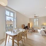 Nestor&Jeeves - Pepyte - Design - Near Beach