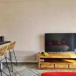 Sea Front Studio Yourhosthelper