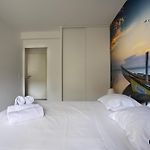 Air-conditioned apartment near Libération district