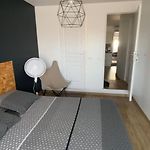 Appartement de 4 chambres proche plage, tram et aeroport