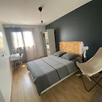 Appartement de 4 chambres proche plage, tram et aeroport