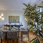 My Casa - Victor Hugo - Beautiful Apartment - View Over Garden