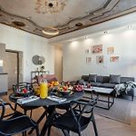 My Casa - Philibert - Traditional Apart With Historical Fresc