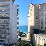 #26 Staywizus - Idealy Located Flat Ac 2Mins Walk To Sea Balcony