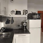 Studio calme et paisible, climatisé avec terrasse au dernier étage, 100m du tramway et 20 min de la promenade des anglais