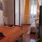 Guest Bedroom In Private Home, Quiet, Elegant, 10 Mins To Beach, 1 Triple And 1 Double Bedrooms